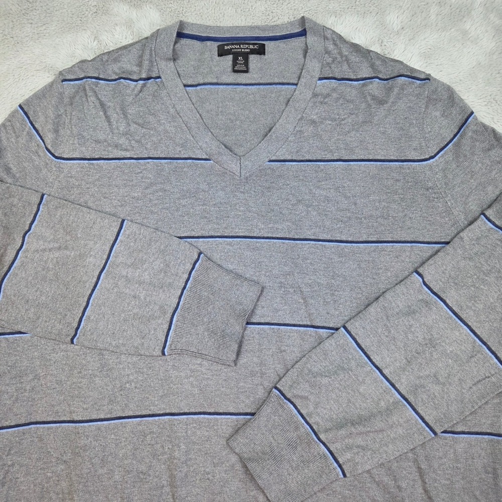 Banana Republic Silk Cashmere V-Neck Sweater Mens XL Striped Knit Grey Blue New